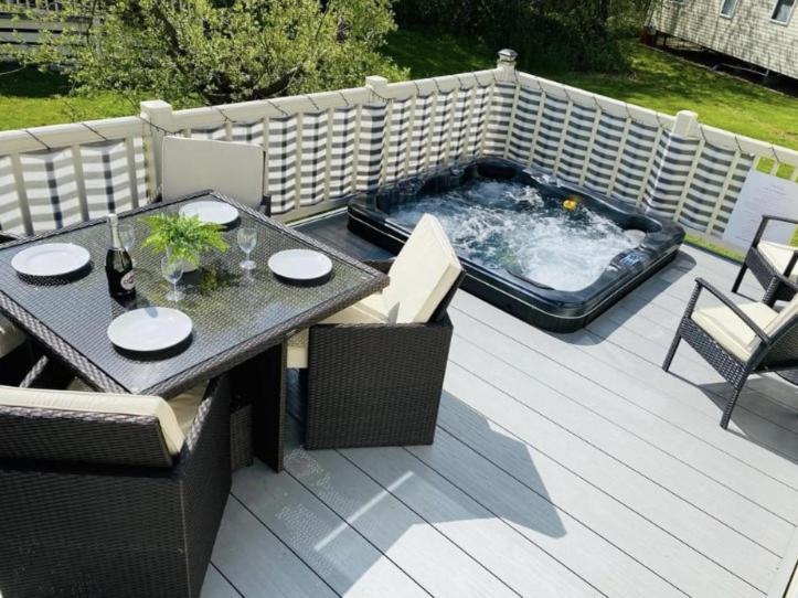 Prime Location & Luxurious Hot Tub Villa Tattershall Exteriör bild